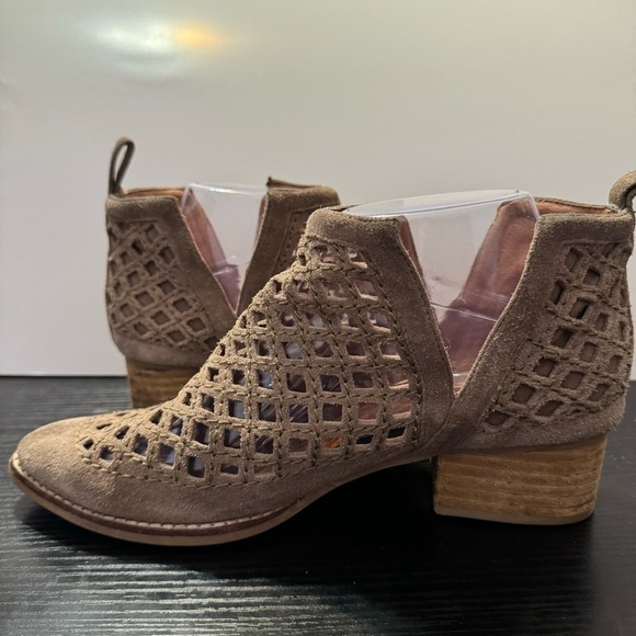 Jeffery Campbell Suede Taggart Cutout Taupe Ankle Boots - Picture 5 of 11